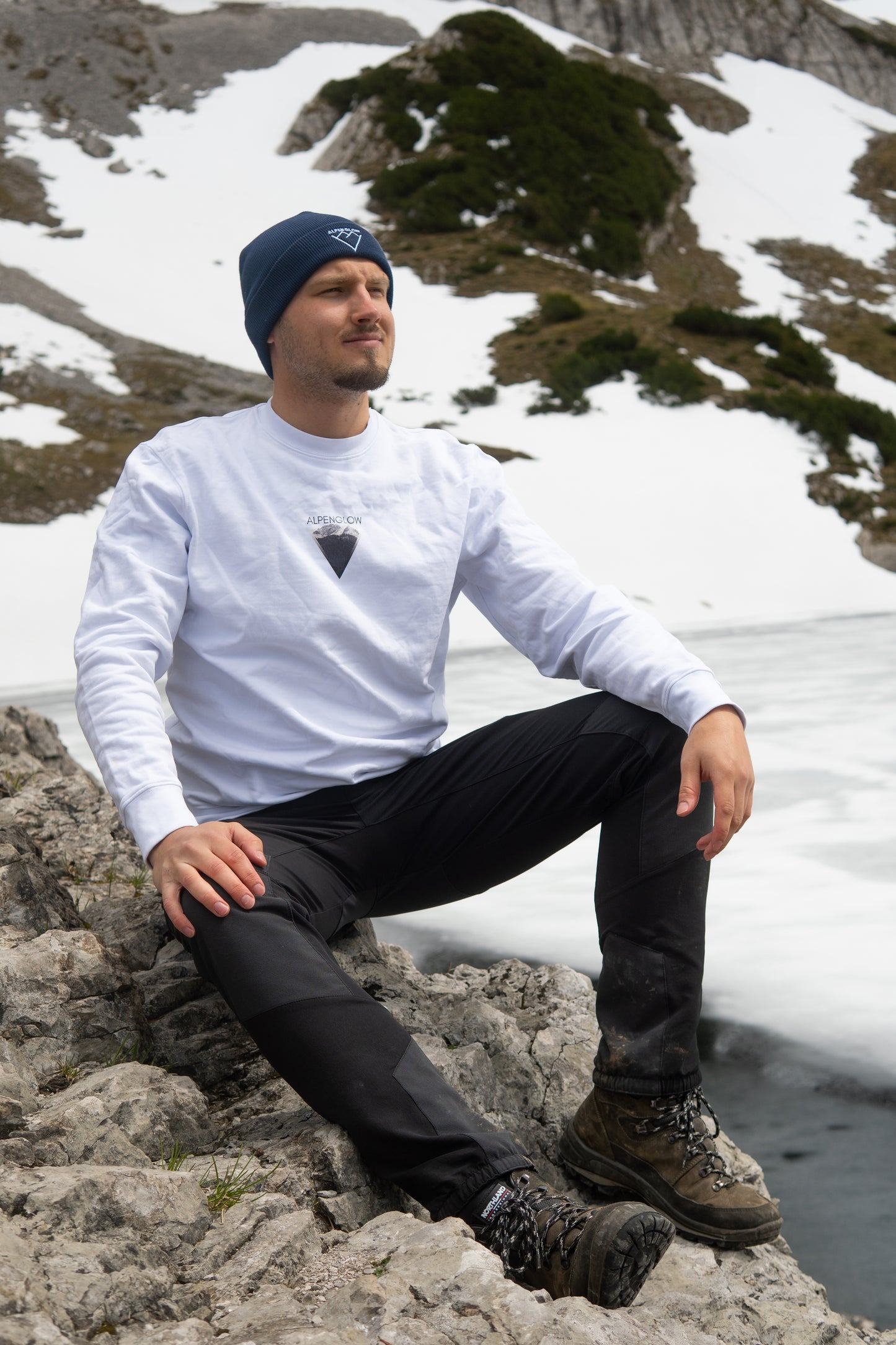Alpenglow Basic Sweatshirt