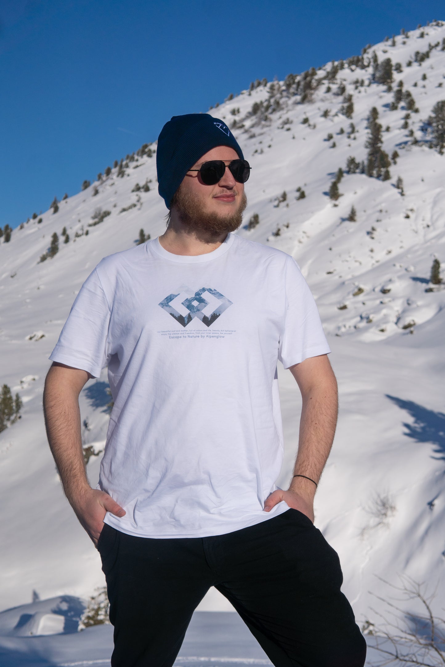 "Karwendel-Rauten" - Alpenglow T-Shirt mit Visual Print