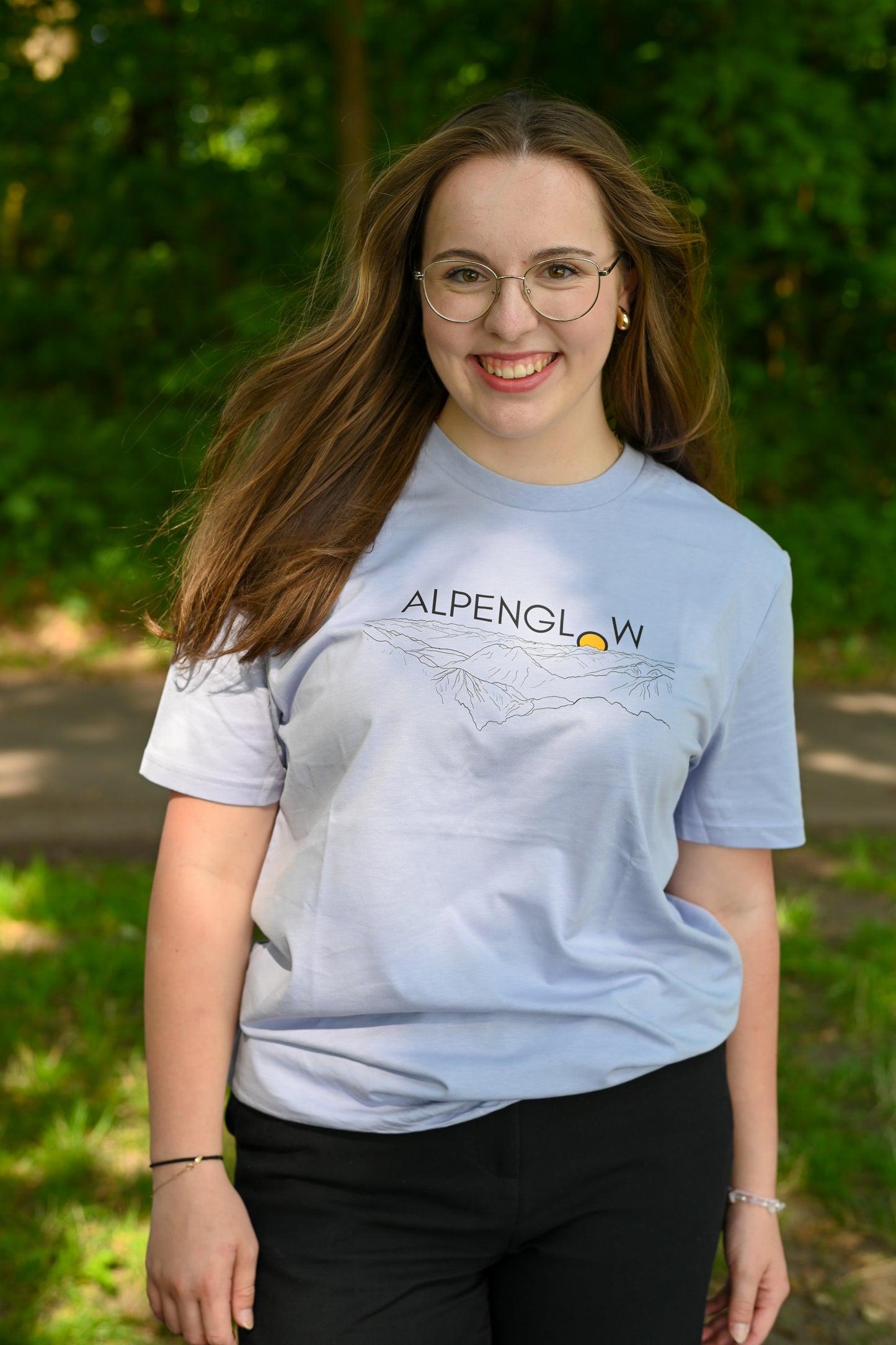 "Sonnenuntergang" - Alpenglow T-Shirt mit Visual Print